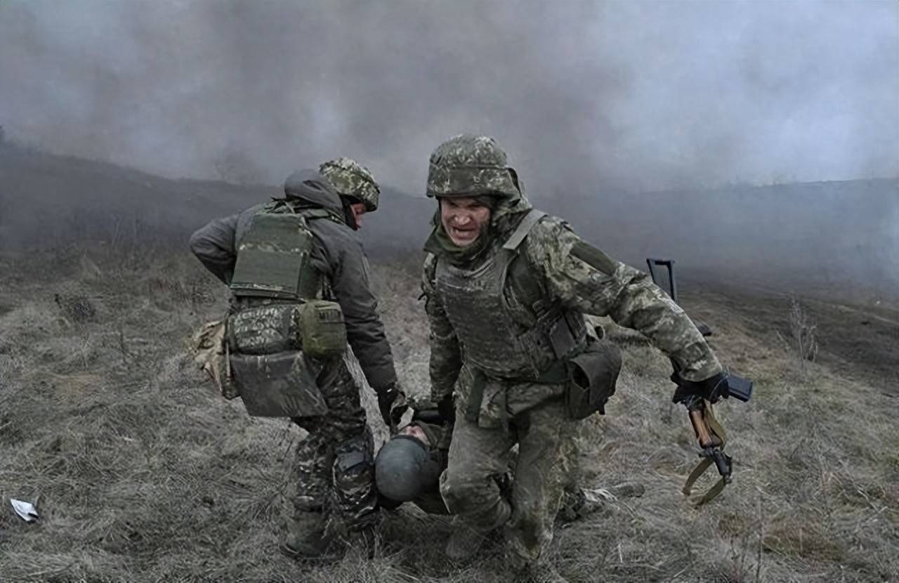 皇冠信用盘会员开户
_决战打响皇冠信用盘会员开户
，乌克兰被爆逃兵40万，泽连斯基豪赌失败，大结局来了？